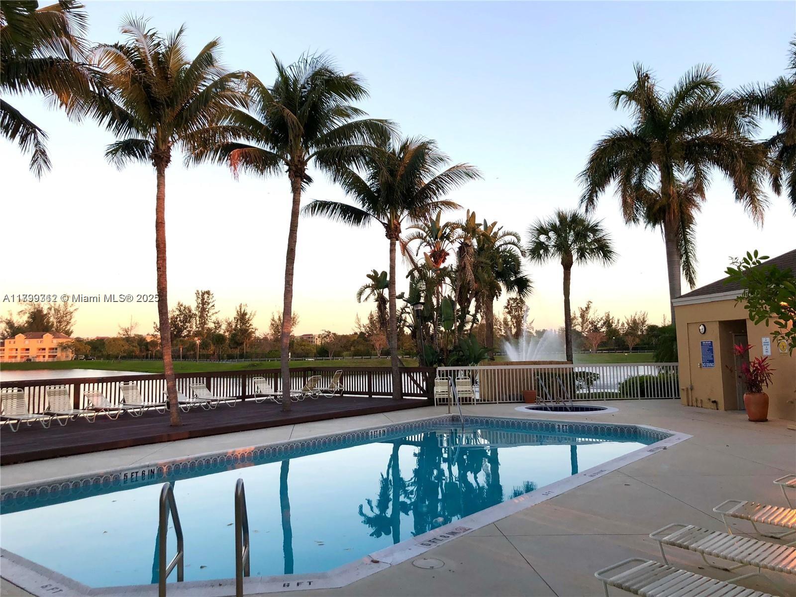 VILLAS AT LAKEVIEW CONDO - Residential Lease
