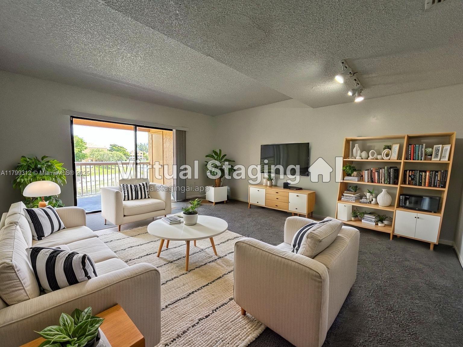 Charming two-story unit with lake views and a private balcony.
Washer & dryer in unit
Central A/C
water/sewer included
Gated community
HOA approval: 3-4 weeks

Move-in with trasunion credit score 650+ credit: 1st month + Last month + 1-month security