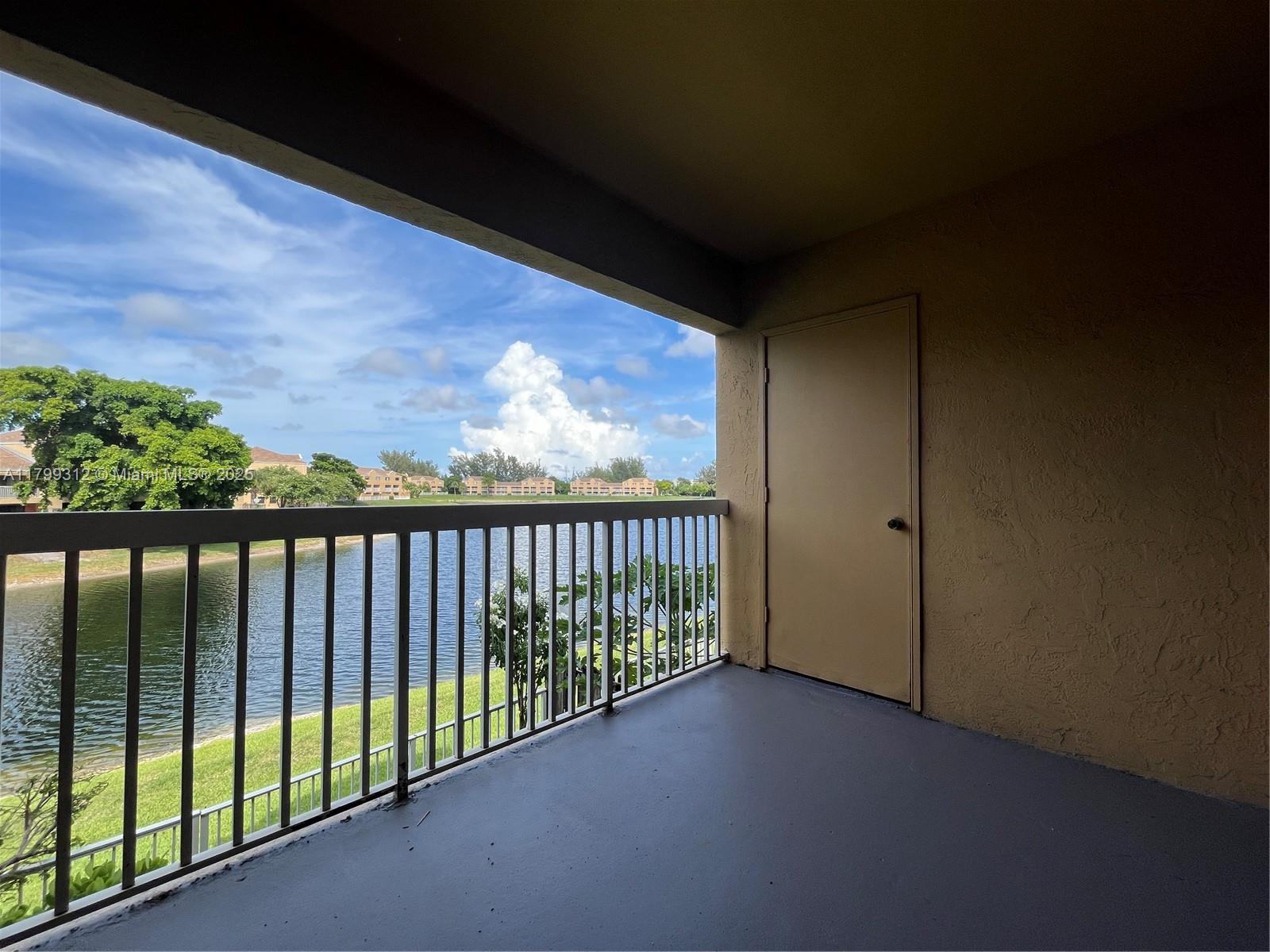 VILLAS AT LAKEVIEW CONDO - Residential Lease