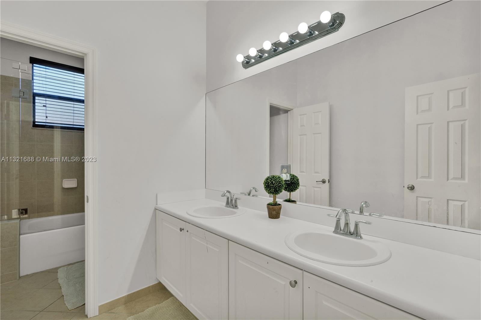 SILVER PALM EAST SECTION - Residential