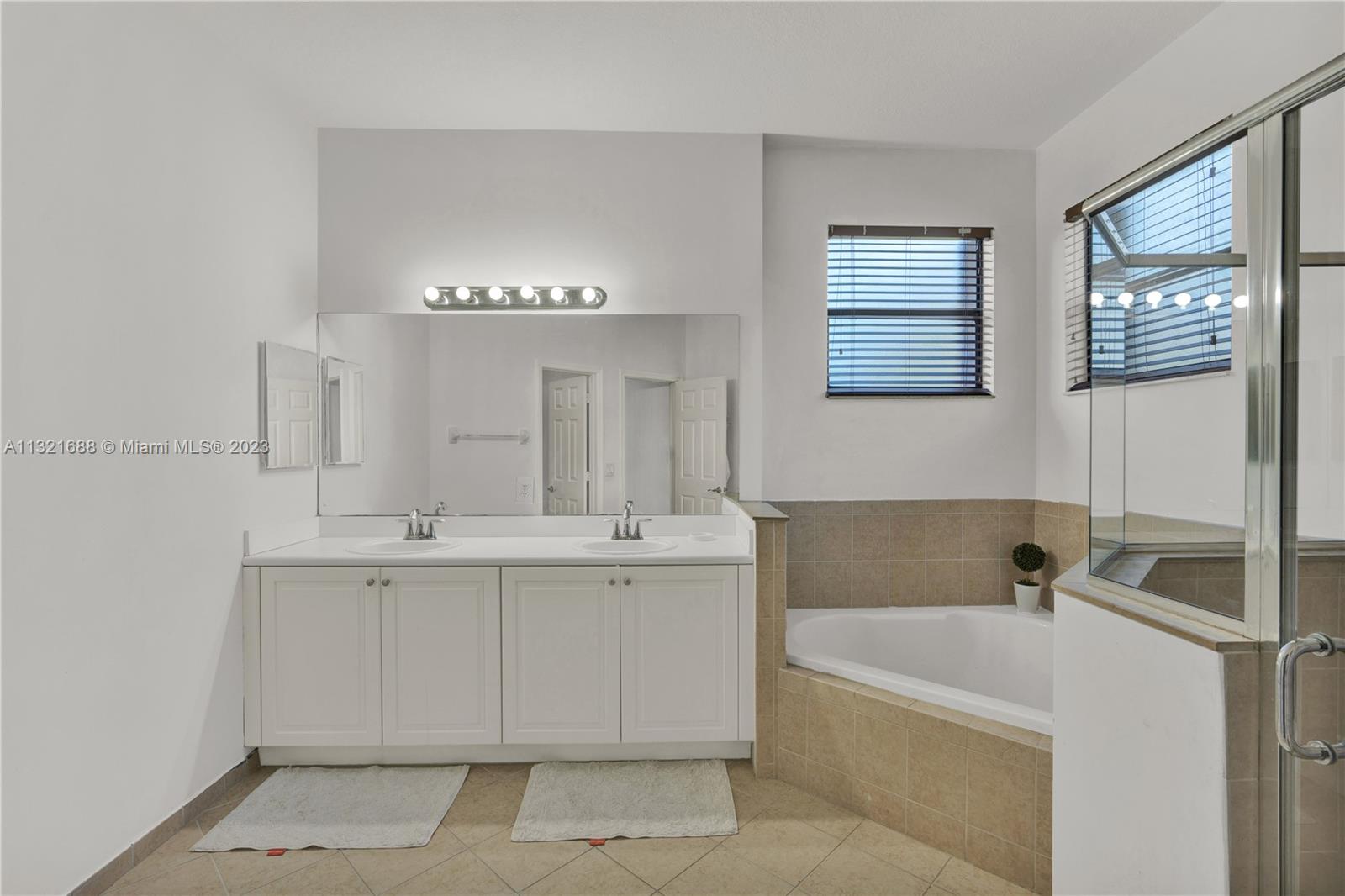 SILVER PALM EAST SECTION - Residential