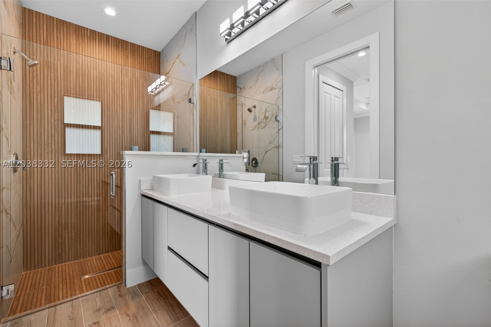 SUN N LAKES - Residential