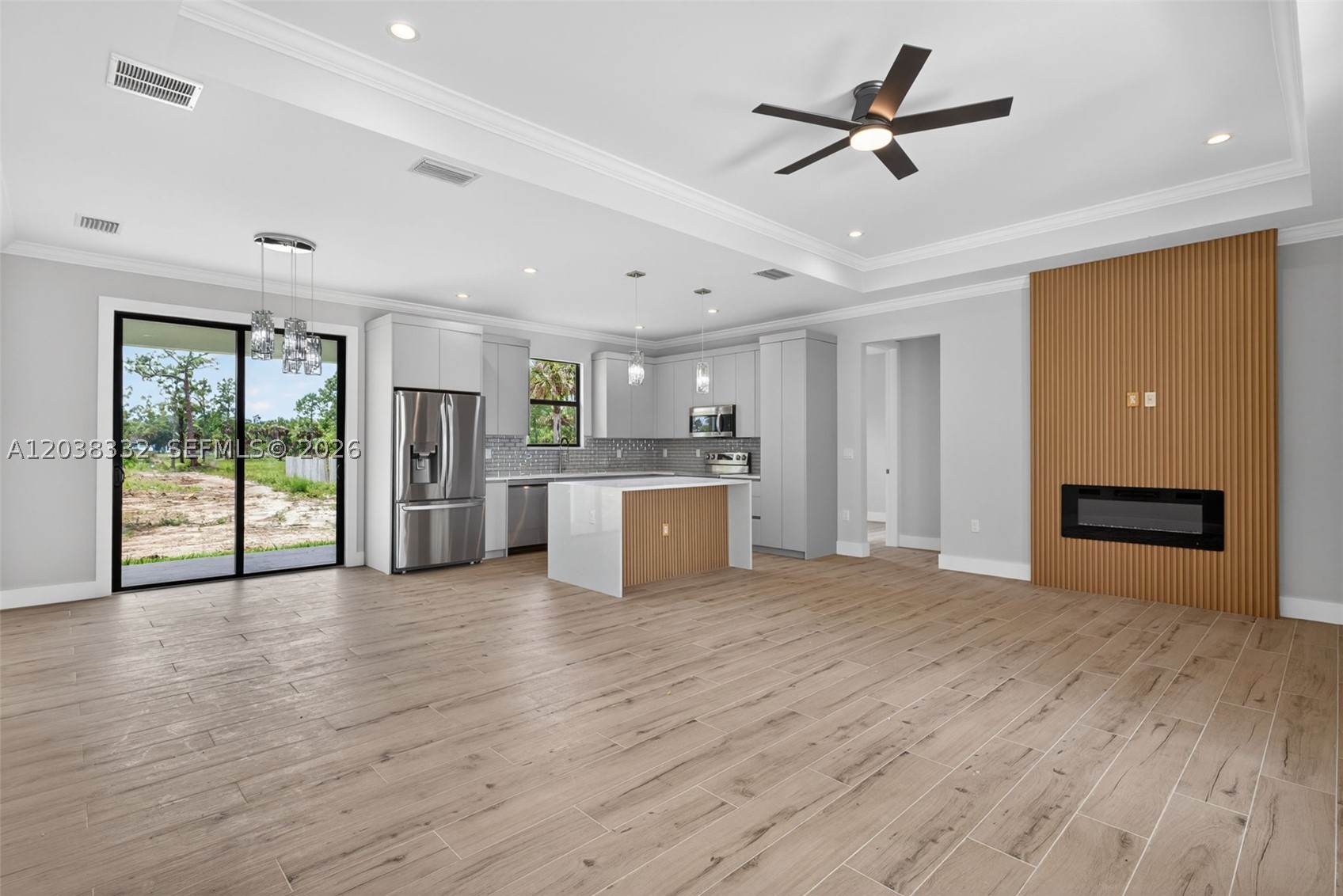 SUN N LAKES - Residential
