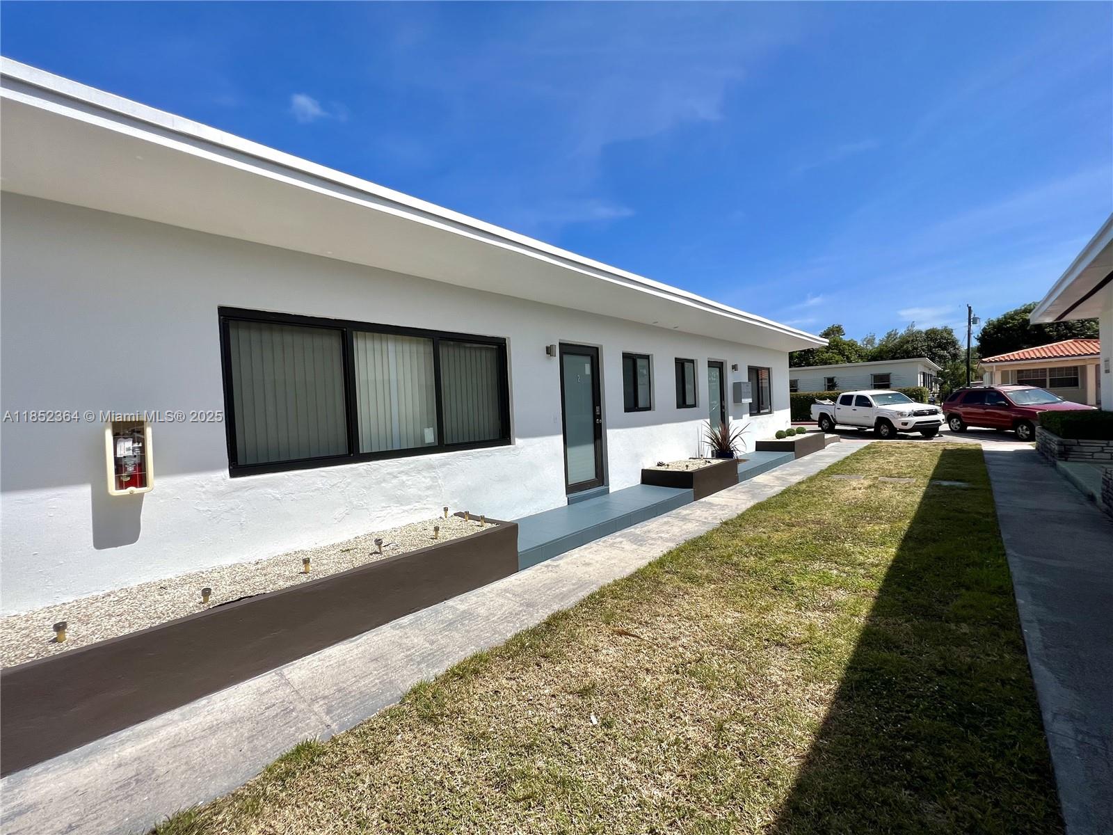 BISCAYNE BCH SUB - Residential Lease