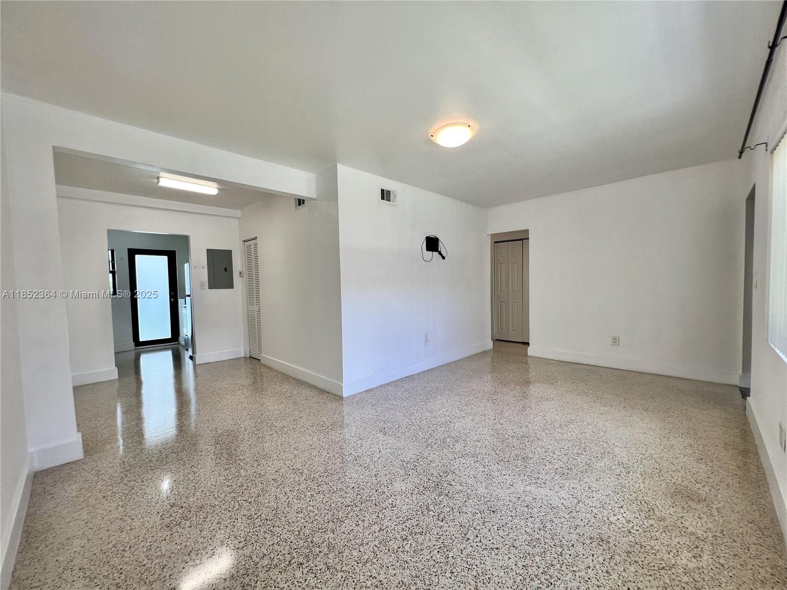 BISCAYNE BCH SUB - Residential Lease