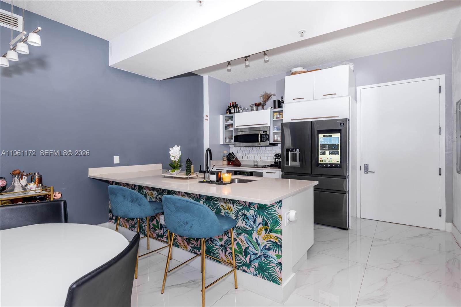 GALLERY ART CONDO - Residential
