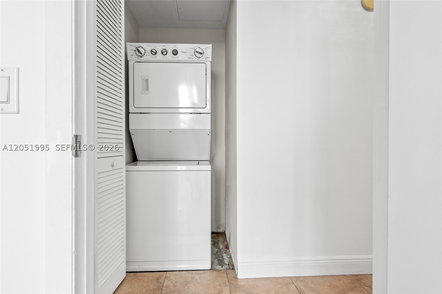 TAO SAWGRASS CONDOMINIUM - Residential Lease