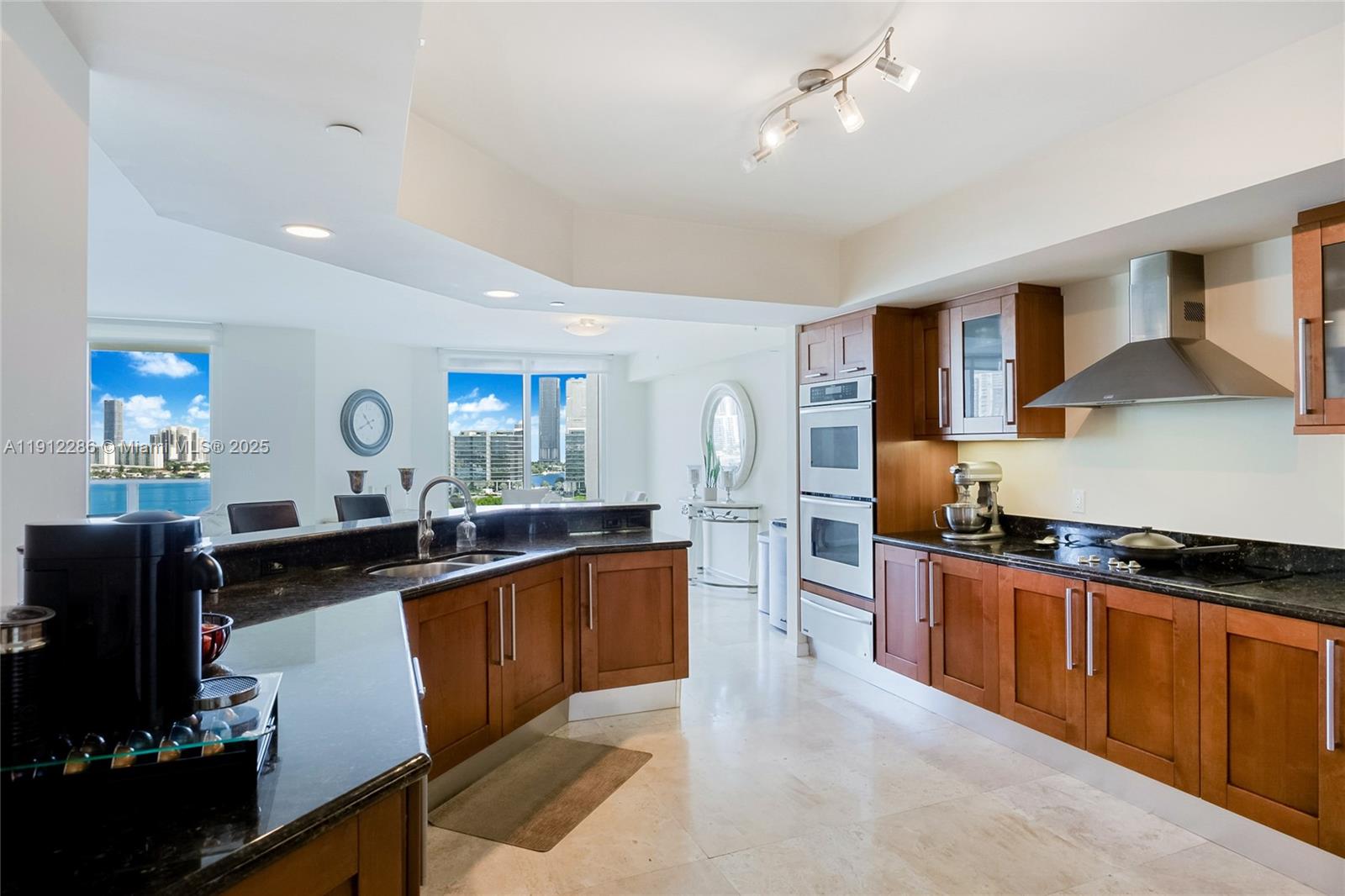 THE PENINSULA II CONDO - Residential