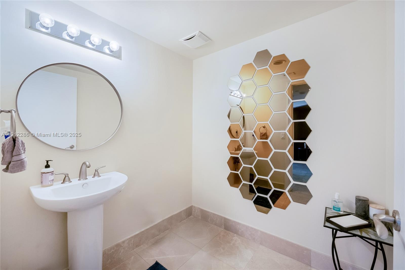 THE PENINSULA II CONDO - Residential
