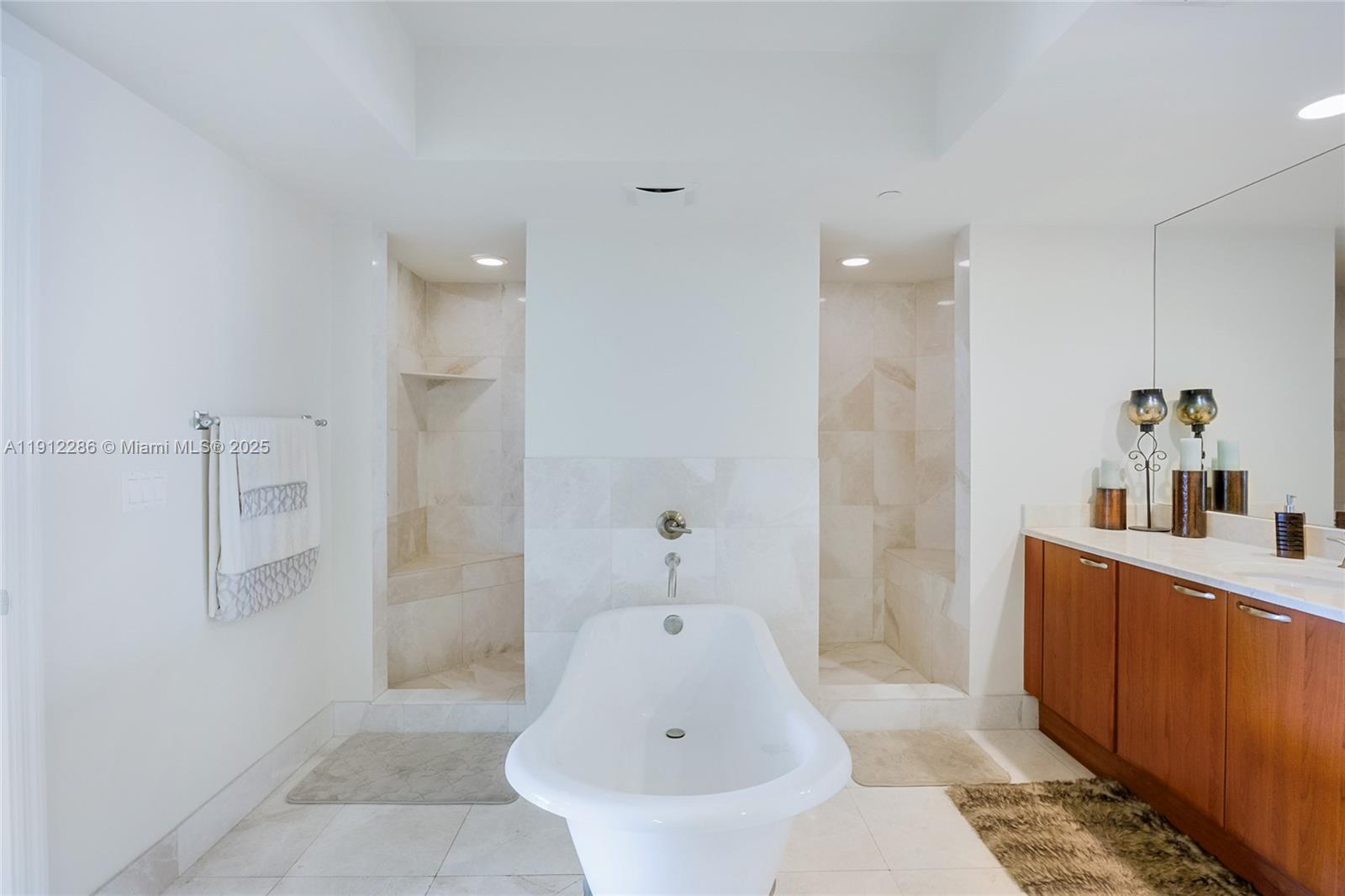 THE PENINSULA II CONDO - Residential