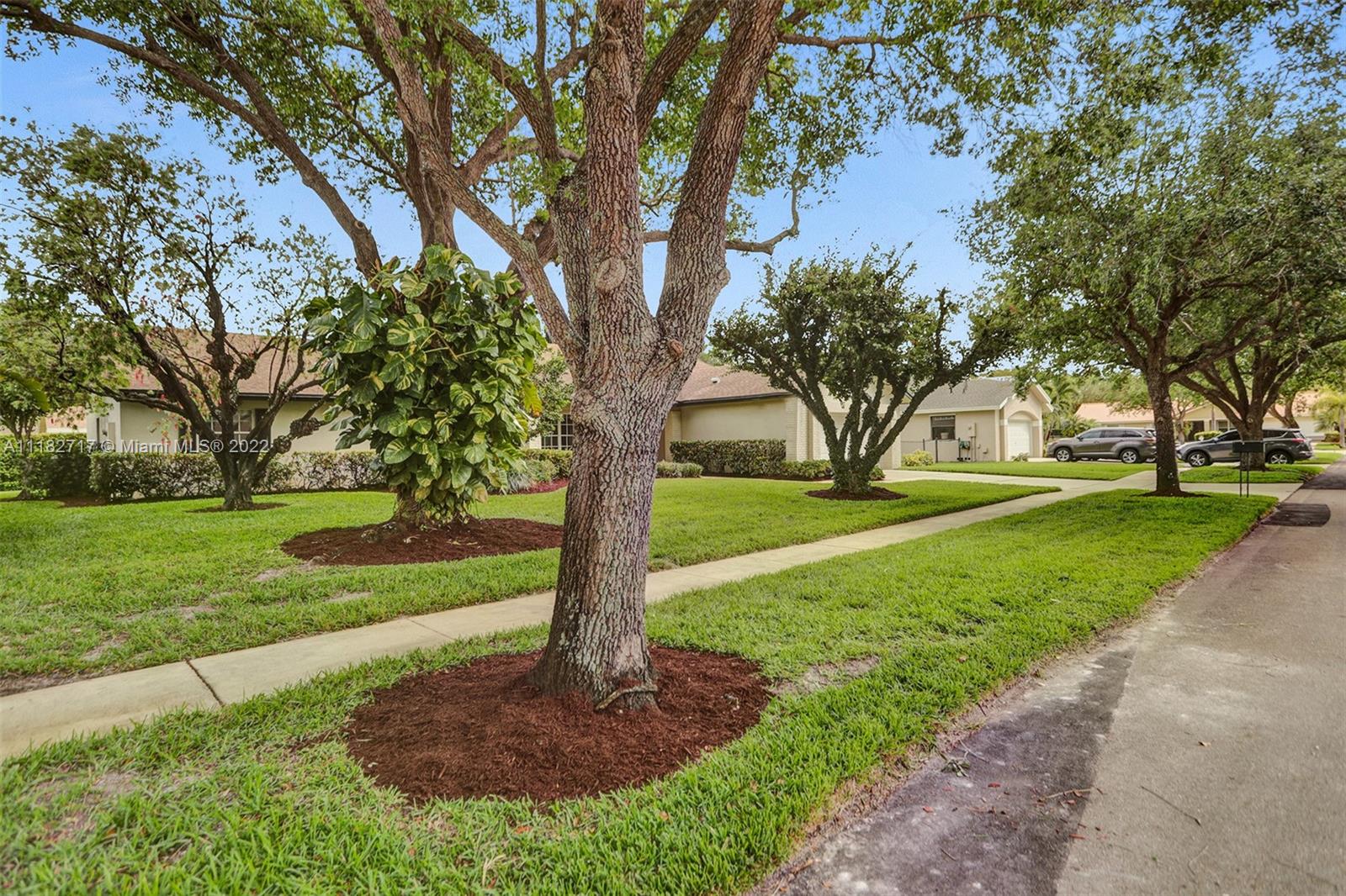 CHAPEL TRAIL REPLAT SEC T - Residential