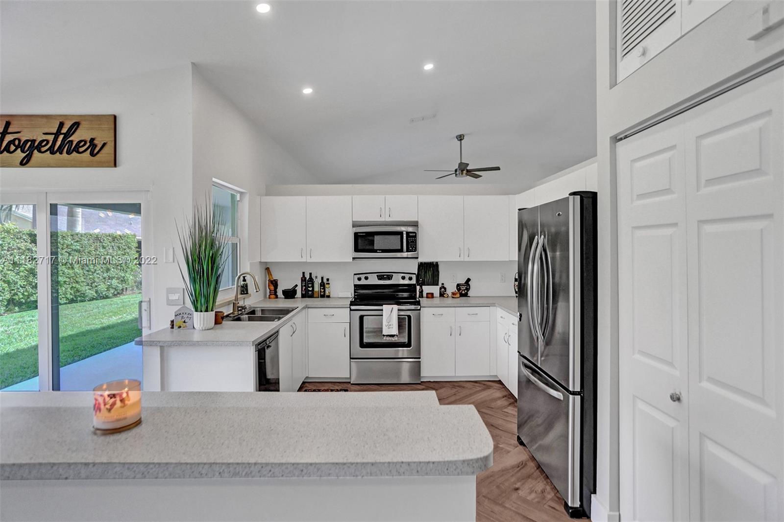 CHAPEL TRAIL REPLAT SEC T - Residential