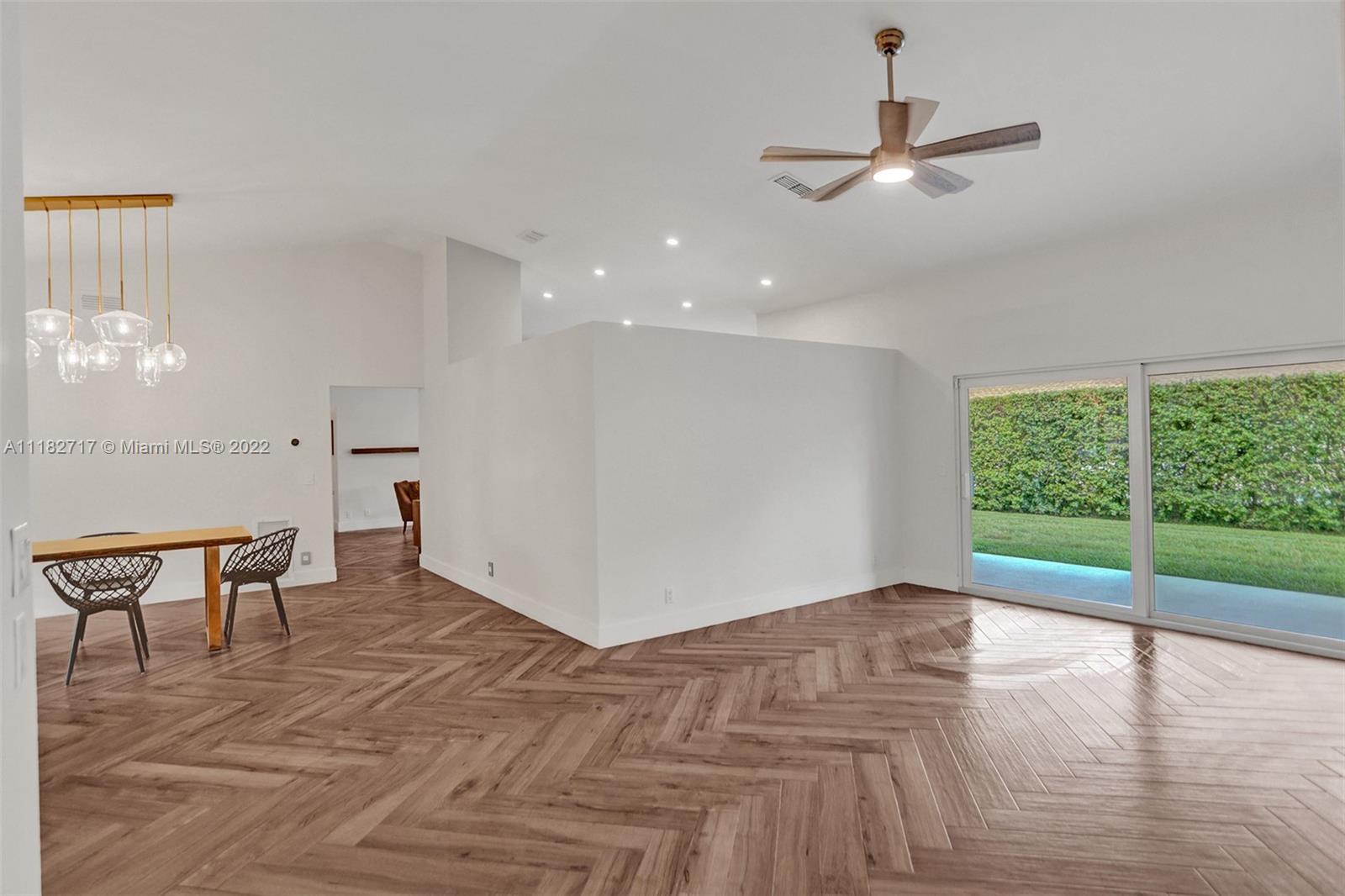 CHAPEL TRAIL REPLAT SEC T - Residential
