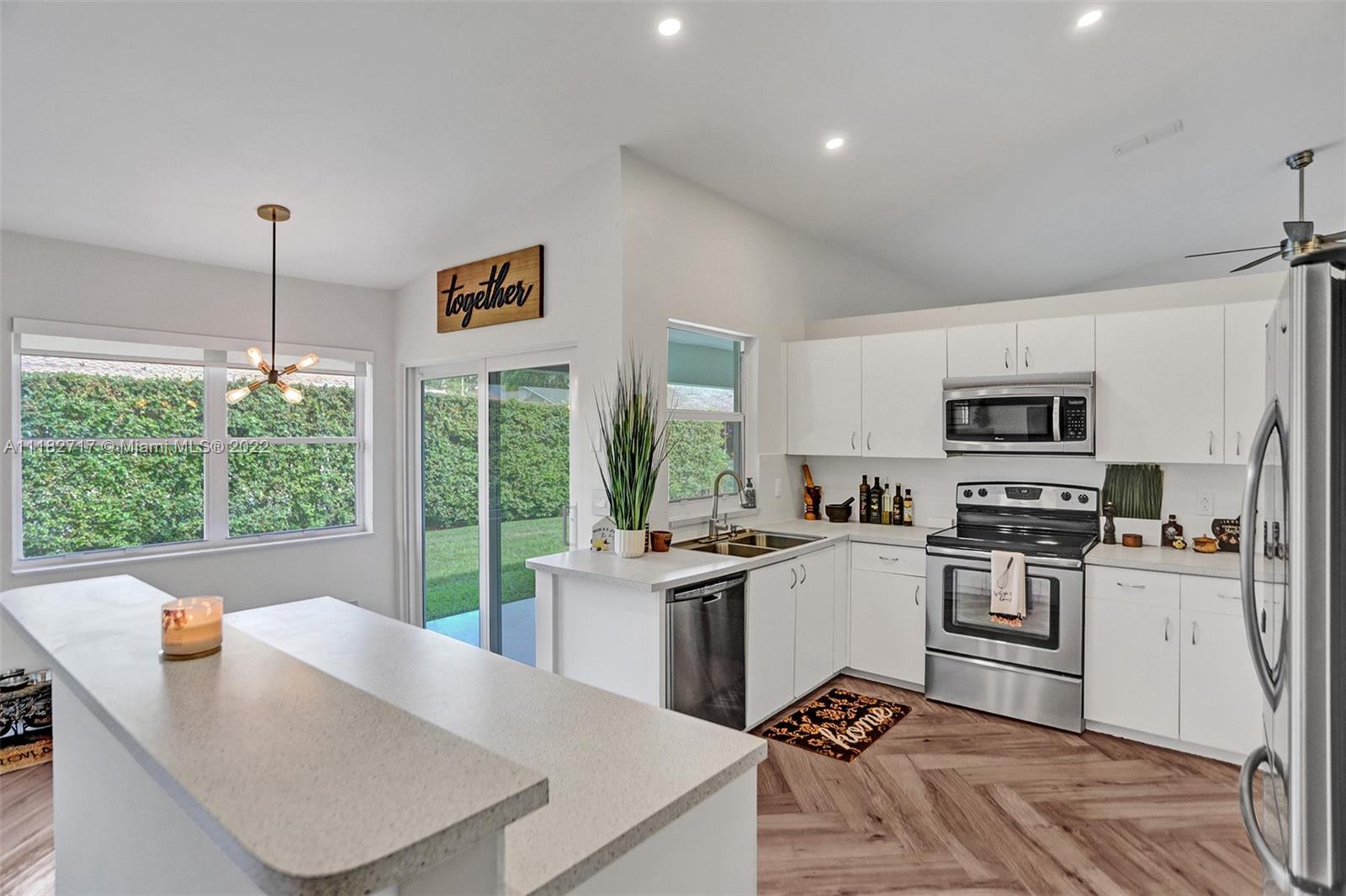 CHAPEL TRAIL REPLAT SEC T - Residential
