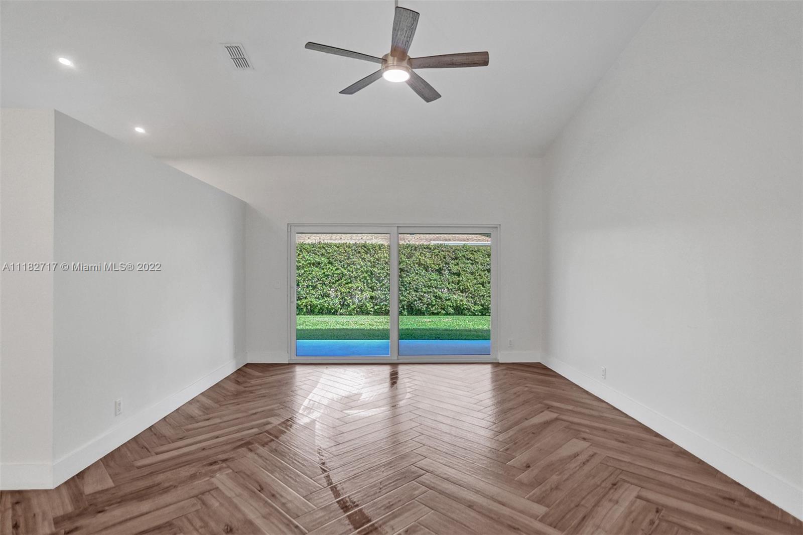 CHAPEL TRAIL REPLAT SEC T - Residential