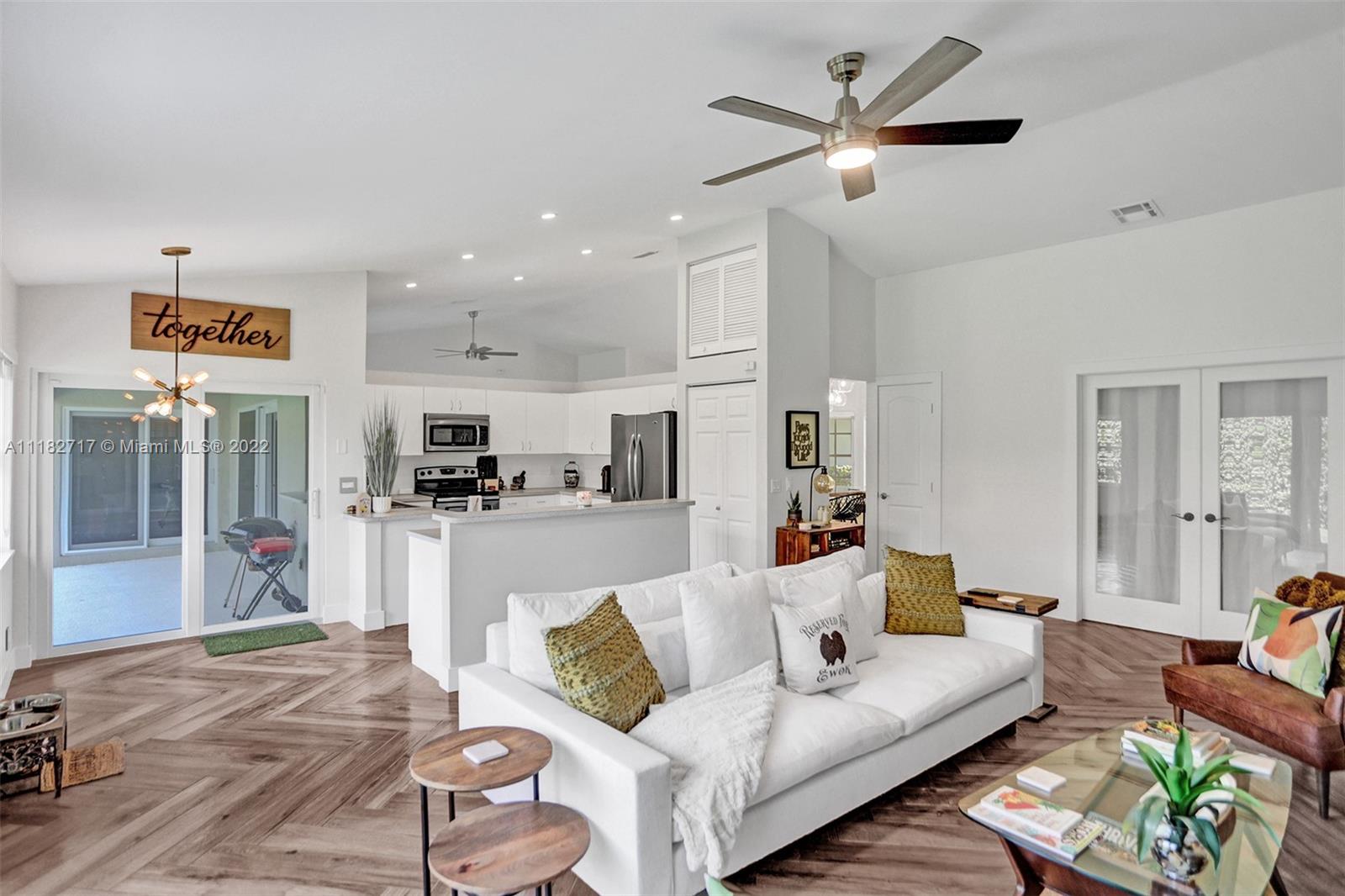 CHAPEL TRAIL REPLAT SEC T - Residential