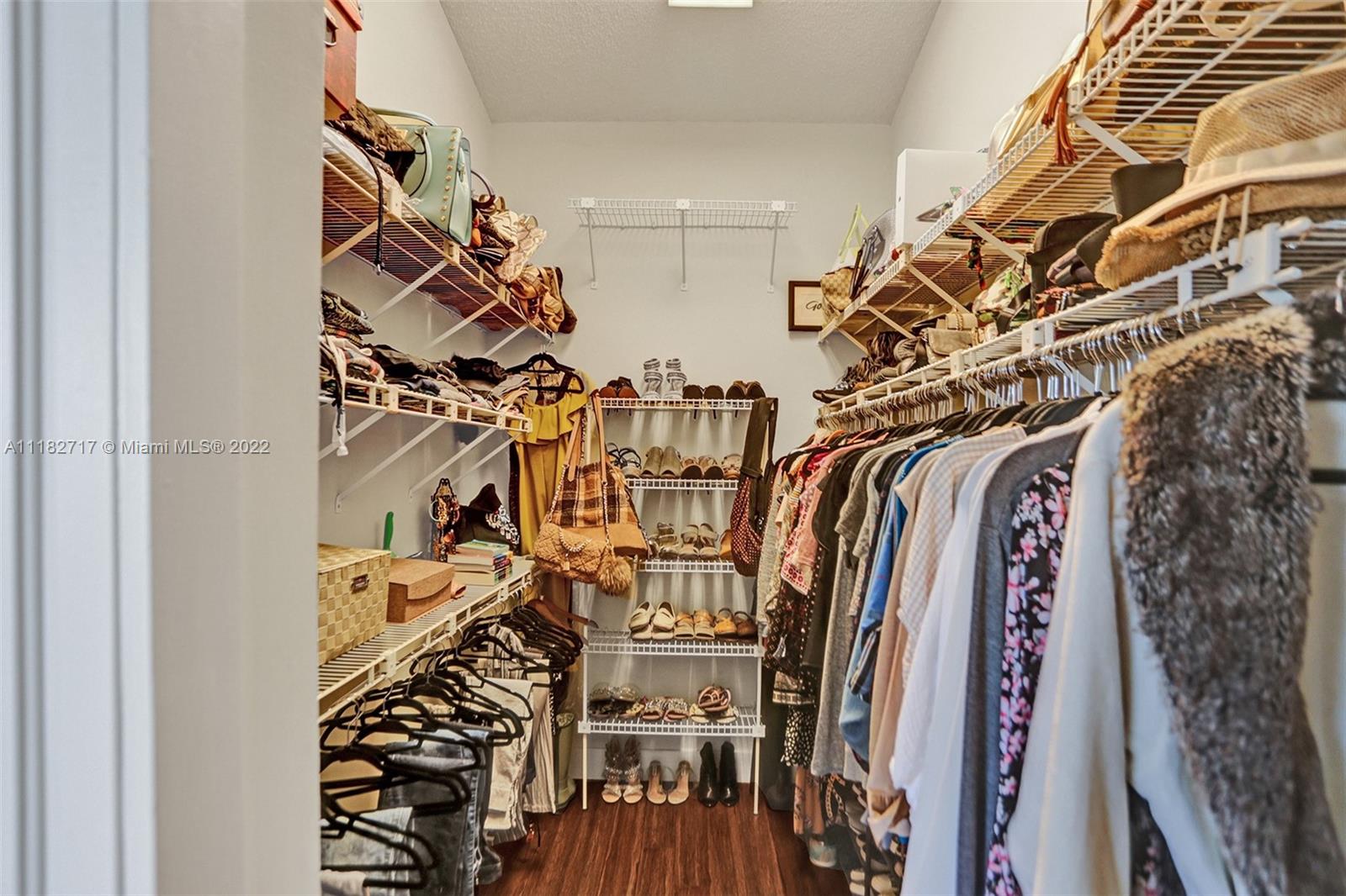 CHAPEL TRAIL REPLAT SEC T - Residential