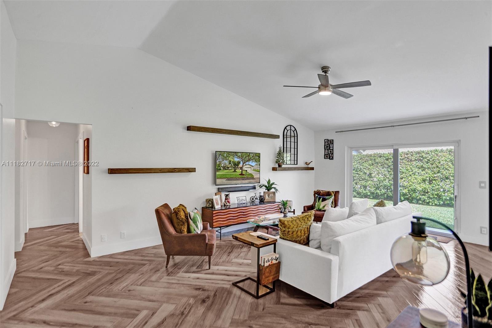 CHAPEL TRAIL REPLAT SEC T - Residential