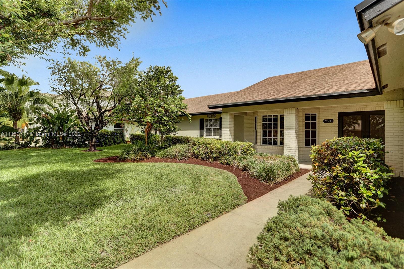 CHAPEL TRAIL REPLAT SEC T - Residential