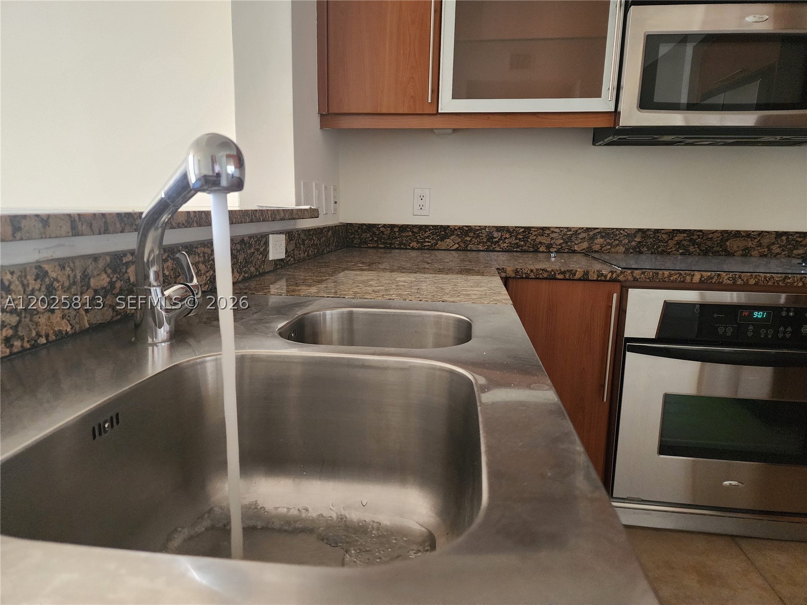 PUERTA DE PALMAS CONDO - Residential Lease