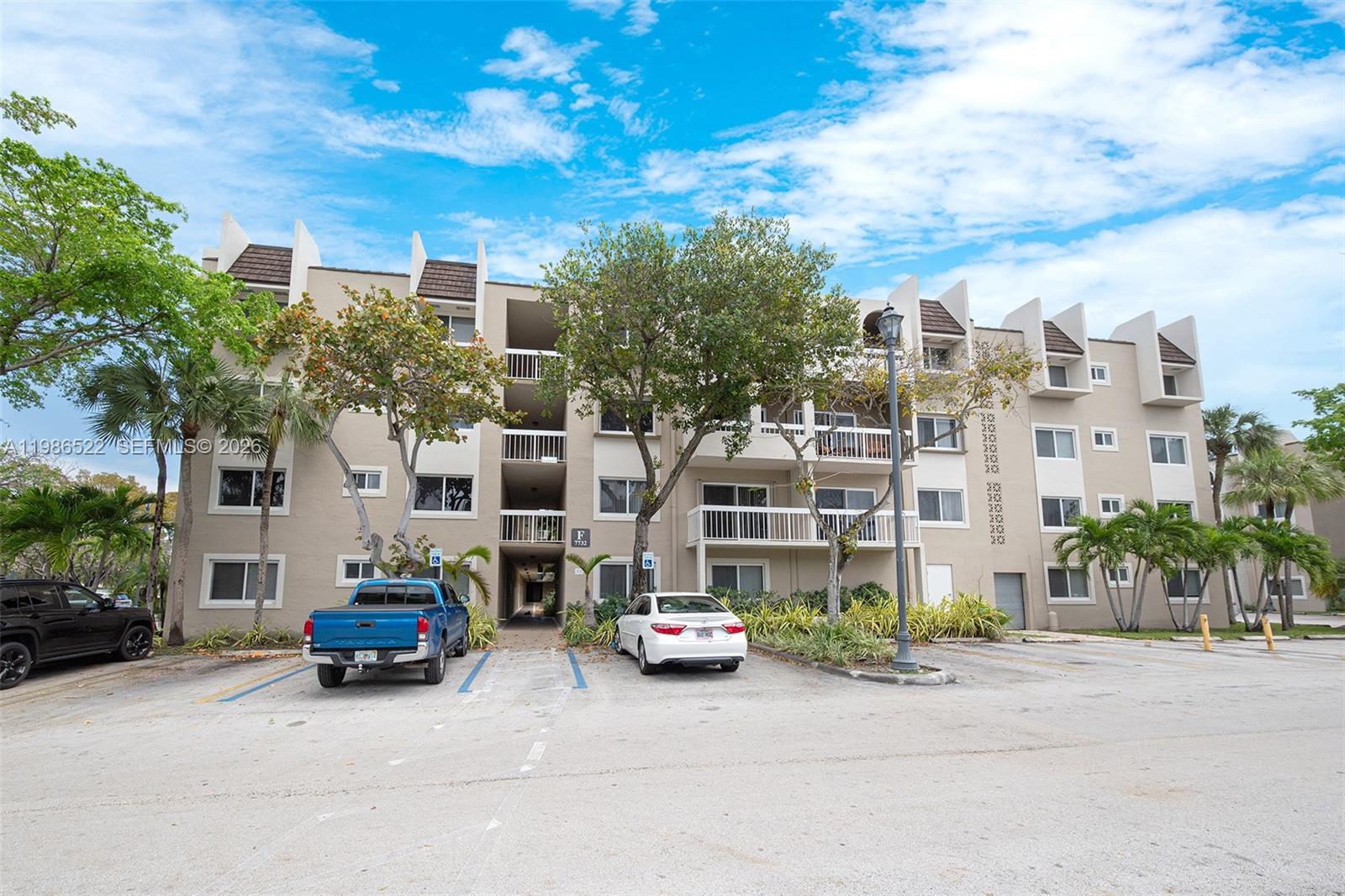 VILLAGE OF KINGS CREEK CO - Residential Lease