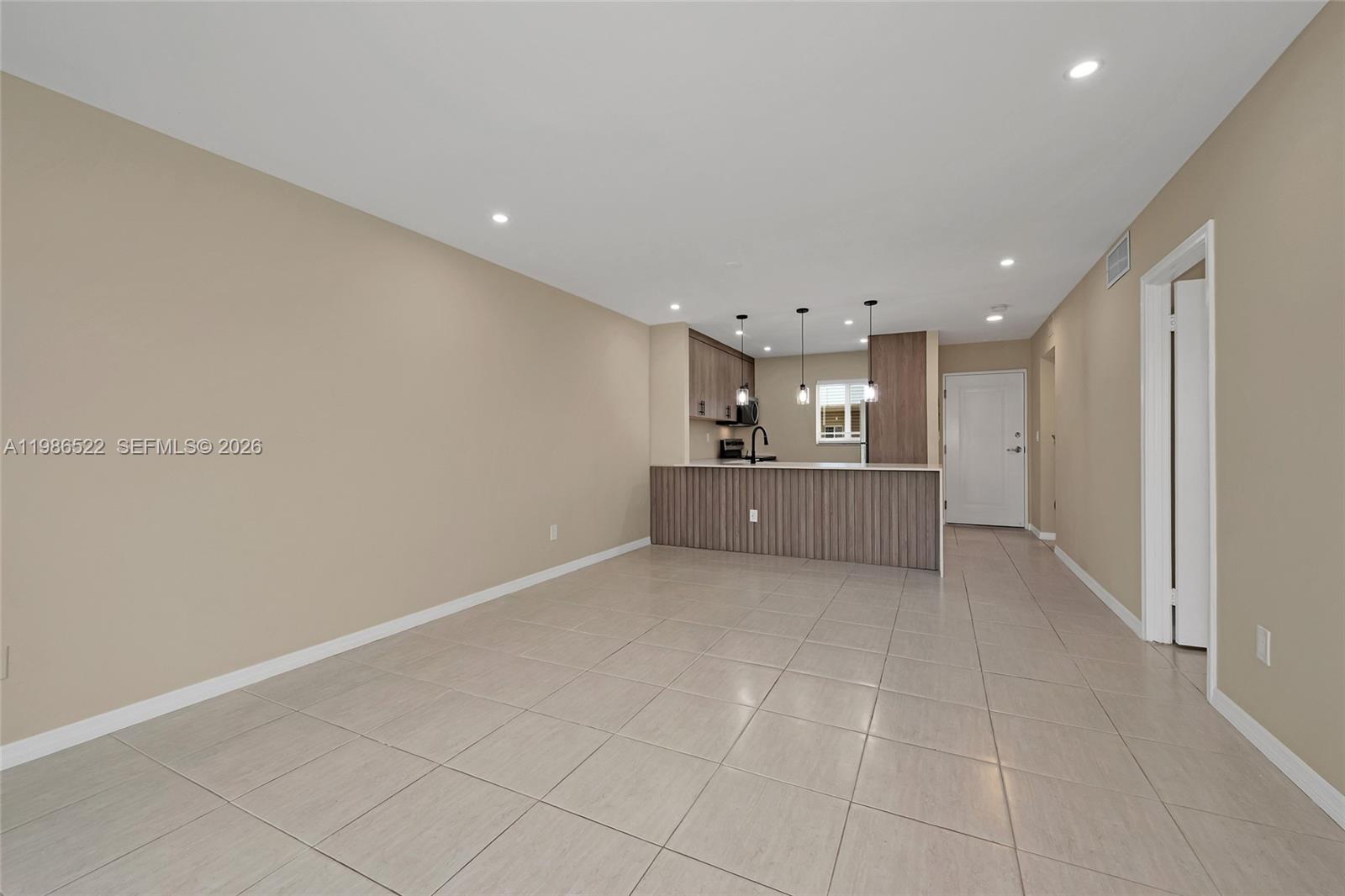 VILLAGE OF KINGS CREEK CO - Residential Lease