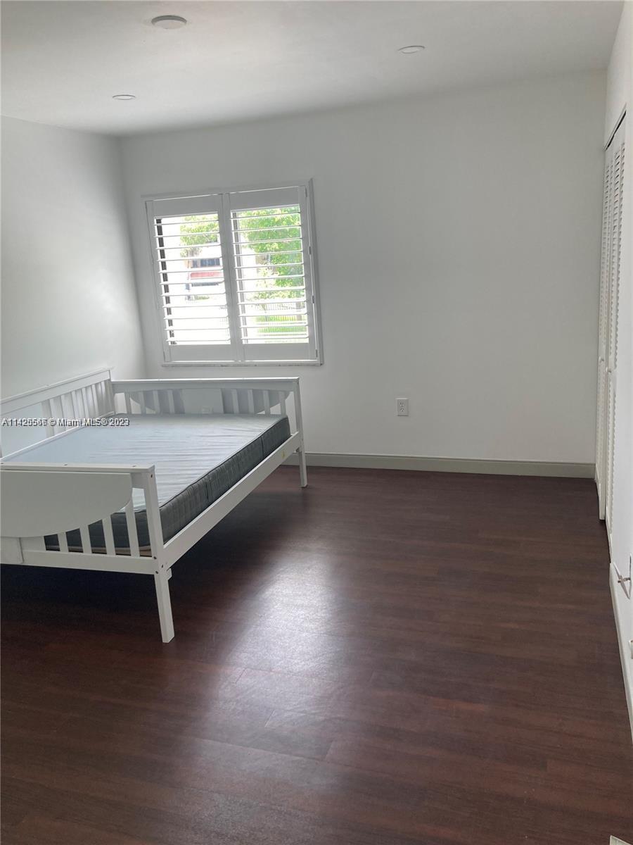KENLAND WALK CONDO IV - Residential Lease