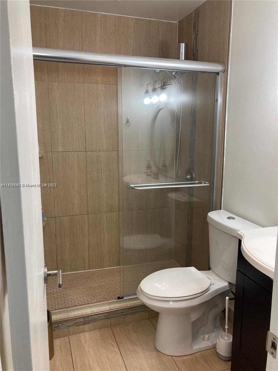 KENLAND WALK CONDO IV - Residential Lease