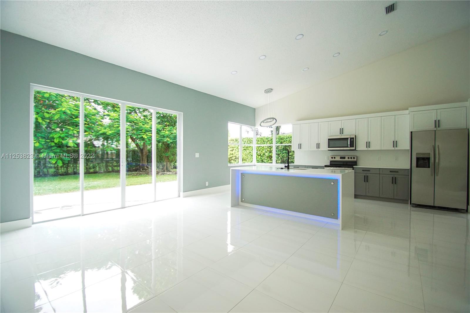KENSINGTON - Residential
