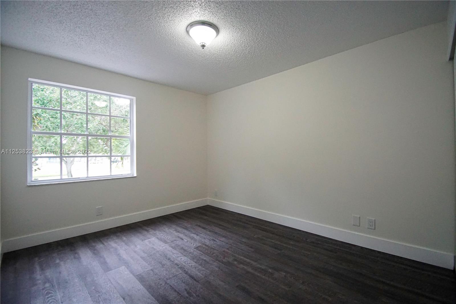 KENSINGTON - Residential