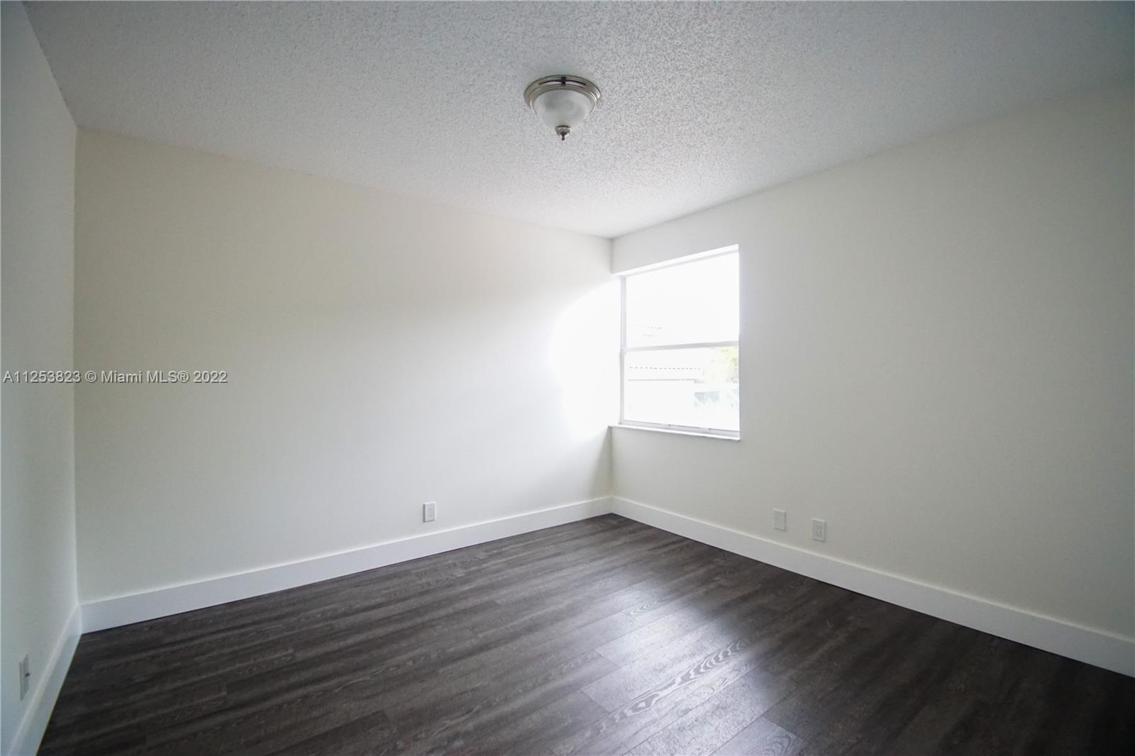 KENSINGTON - Residential