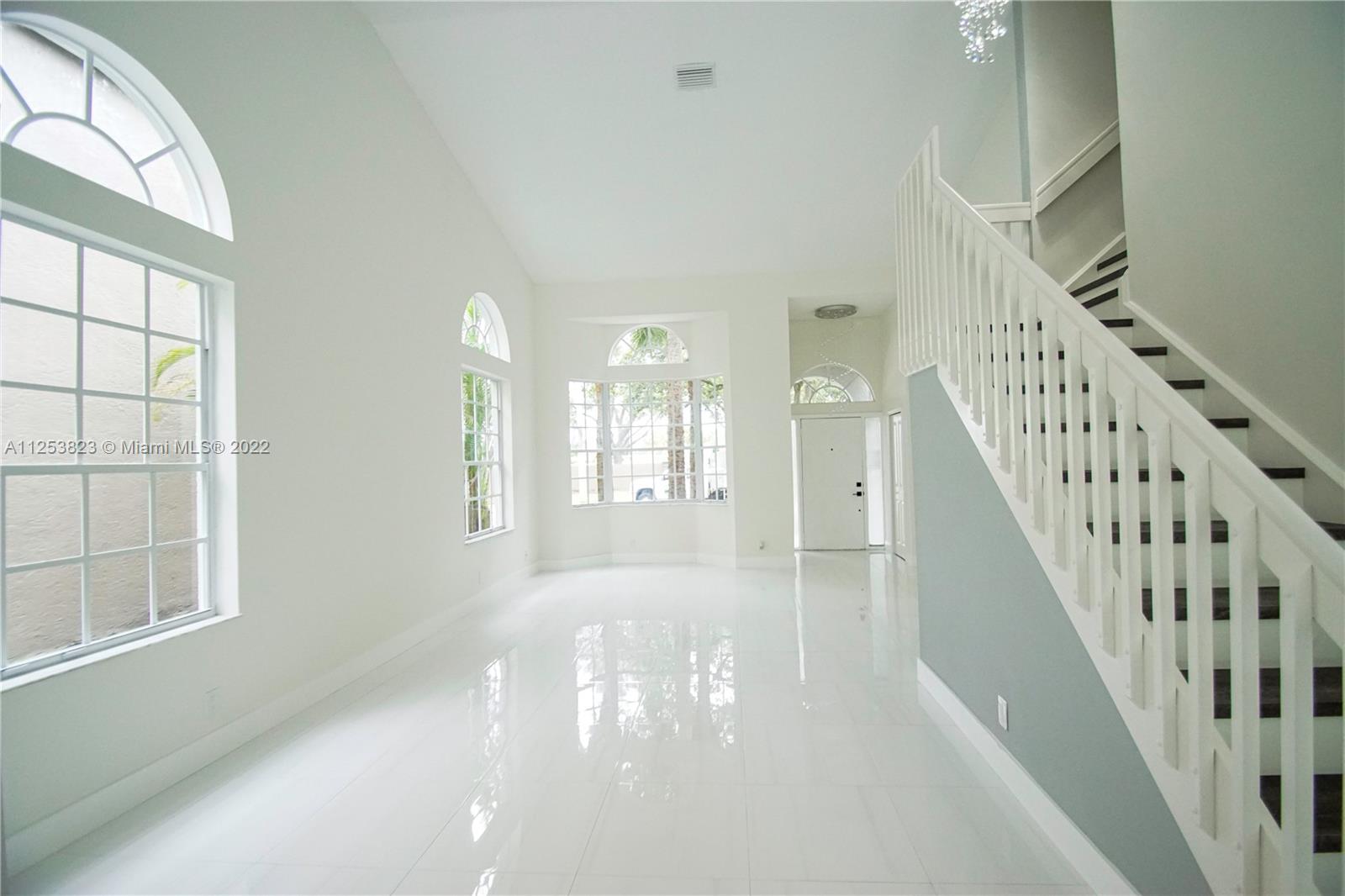 KENSINGTON - Residential