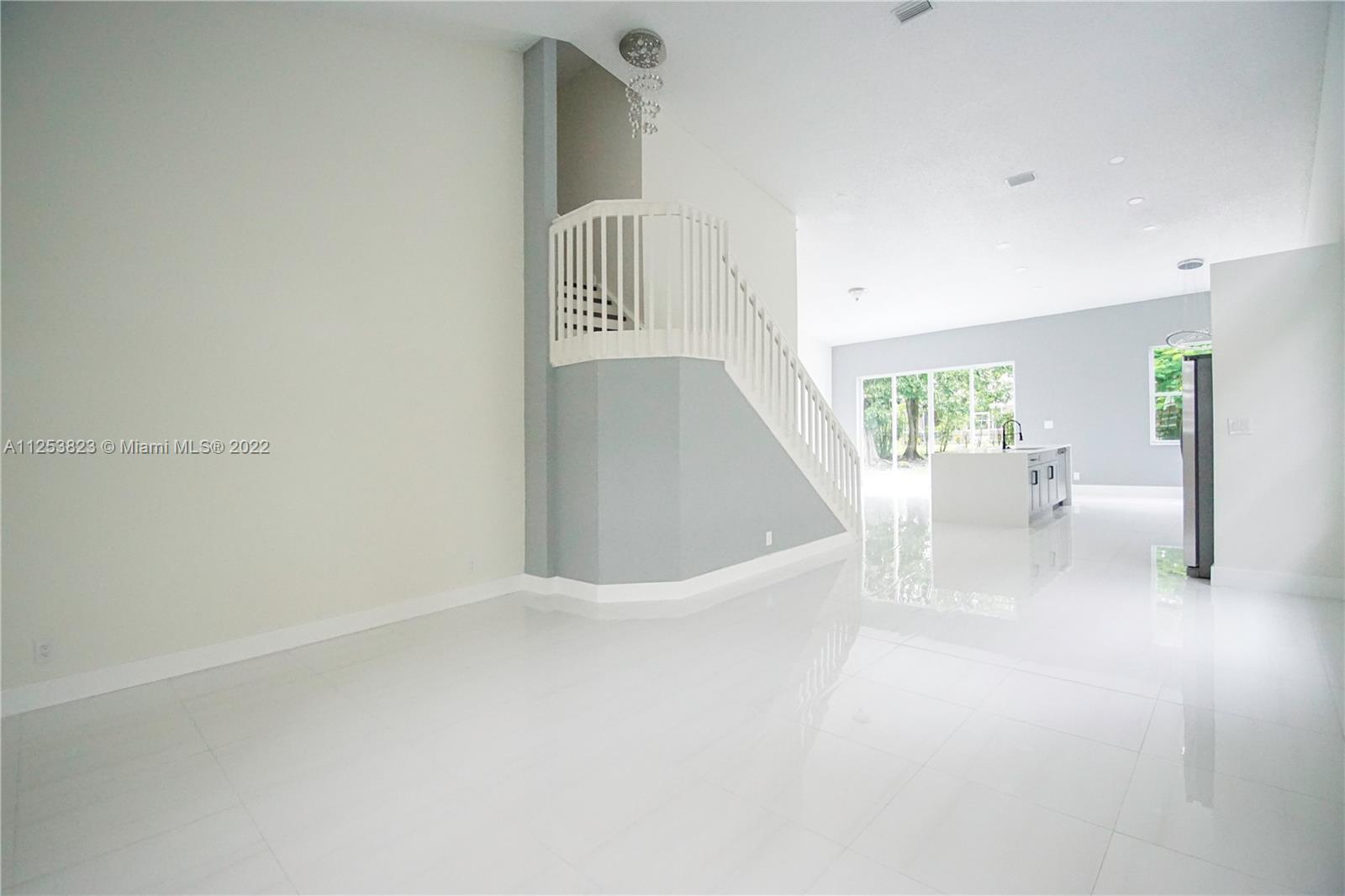 KENSINGTON - Residential