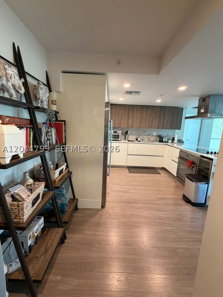 BAY HARBOR CLUB CONDO - Residential Lease