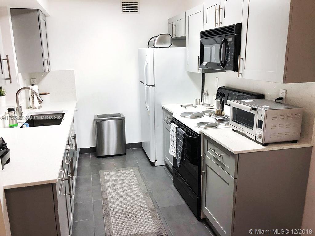 THE GREENS AT DORAL CONDO - Residential Lease