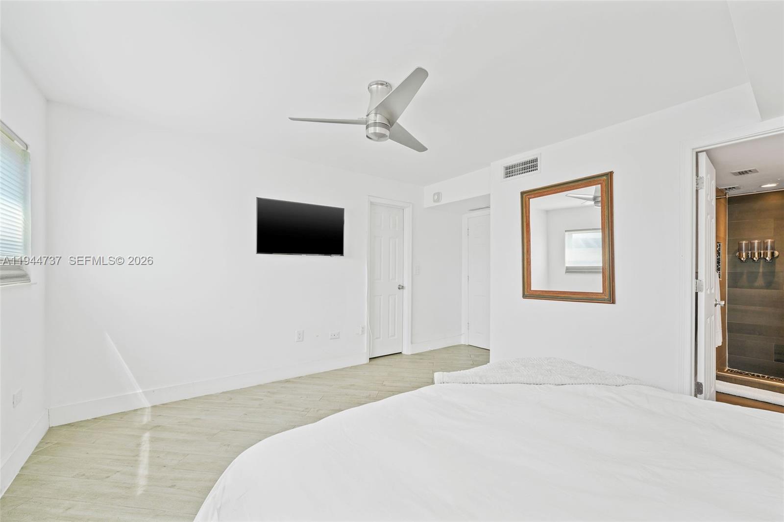 OCTAGON TOWERS I CONDO - Residential