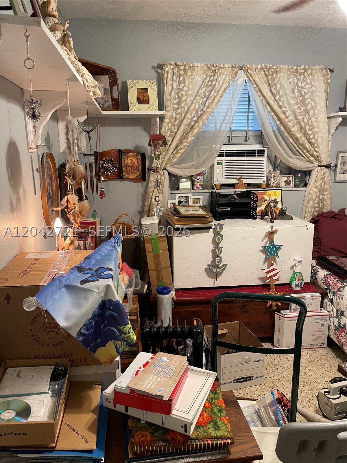 QUEENS PARK - Residential
