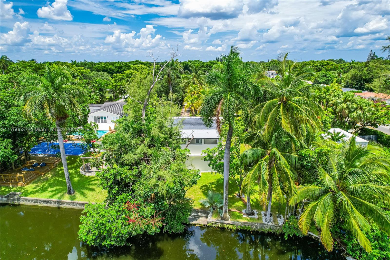 RIVER ESTATES - Residential