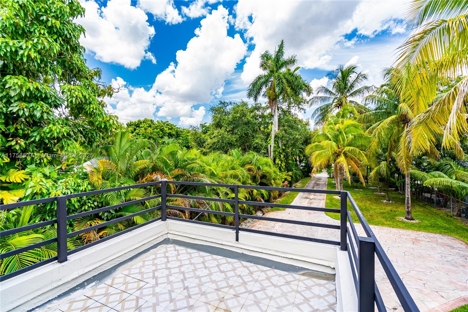 RIVER ESTATES - Residential