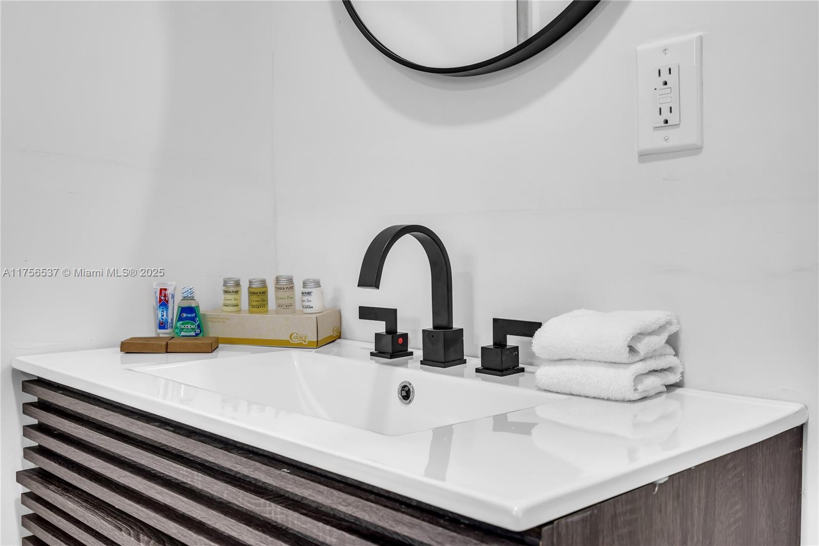 RIVER ESTATES - Residential