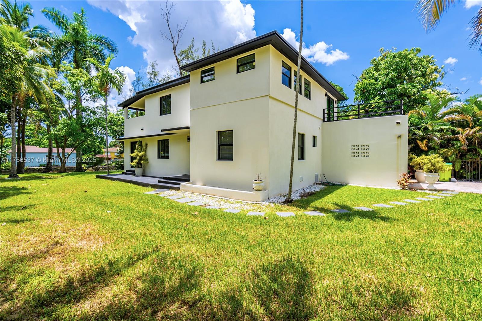 RIVER ESTATES - Residential
