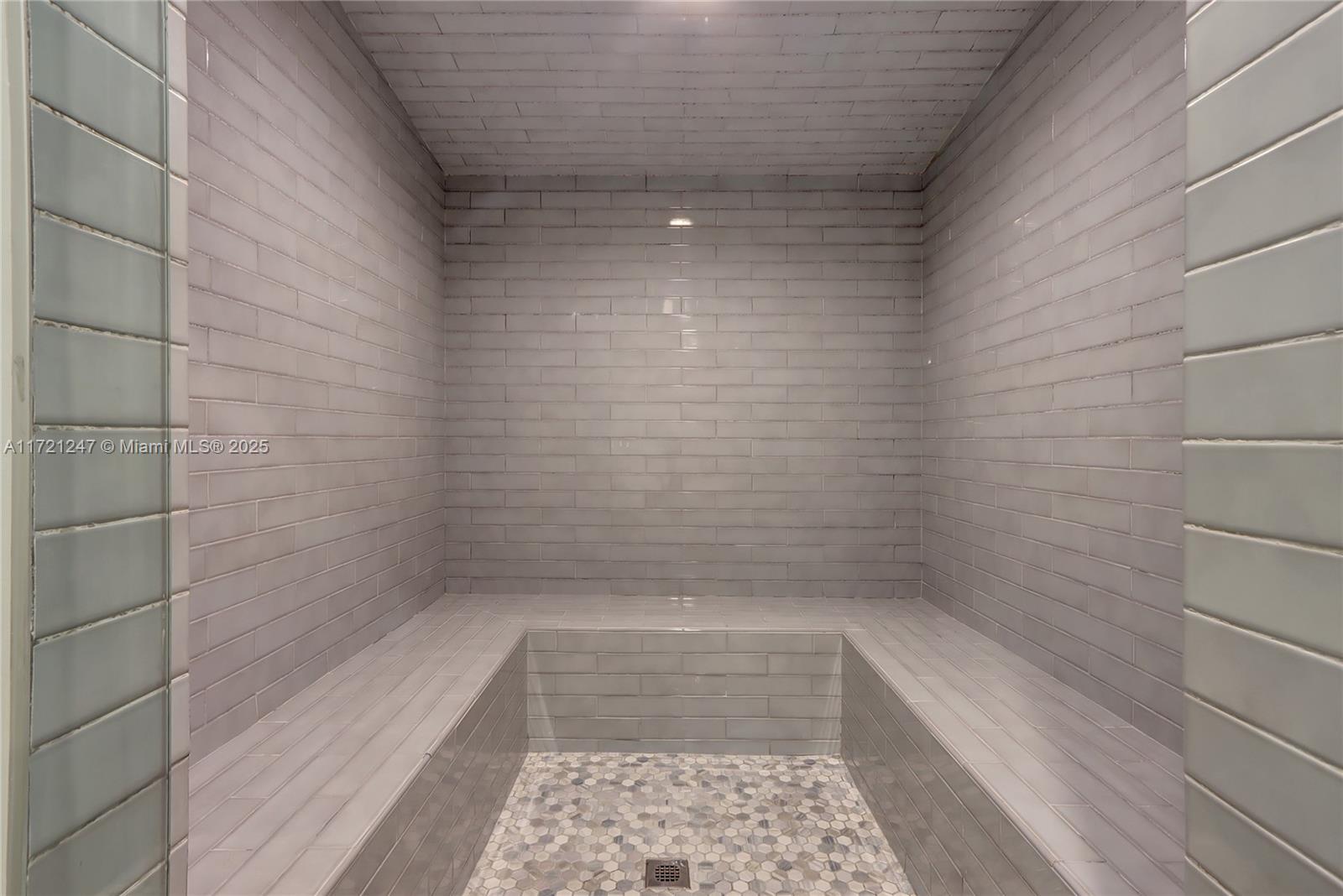 NEO CONDO - Residential Lease