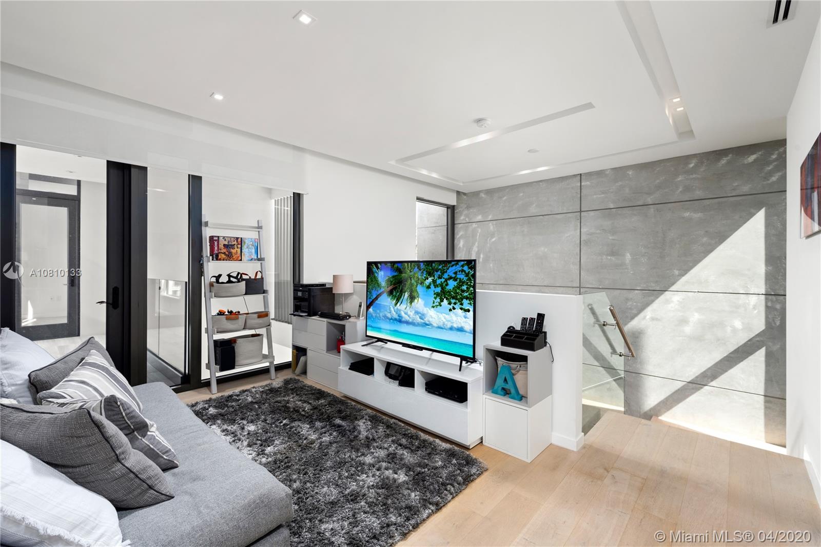 TROPICAL ISLE HOMES SUB 2 - Residential