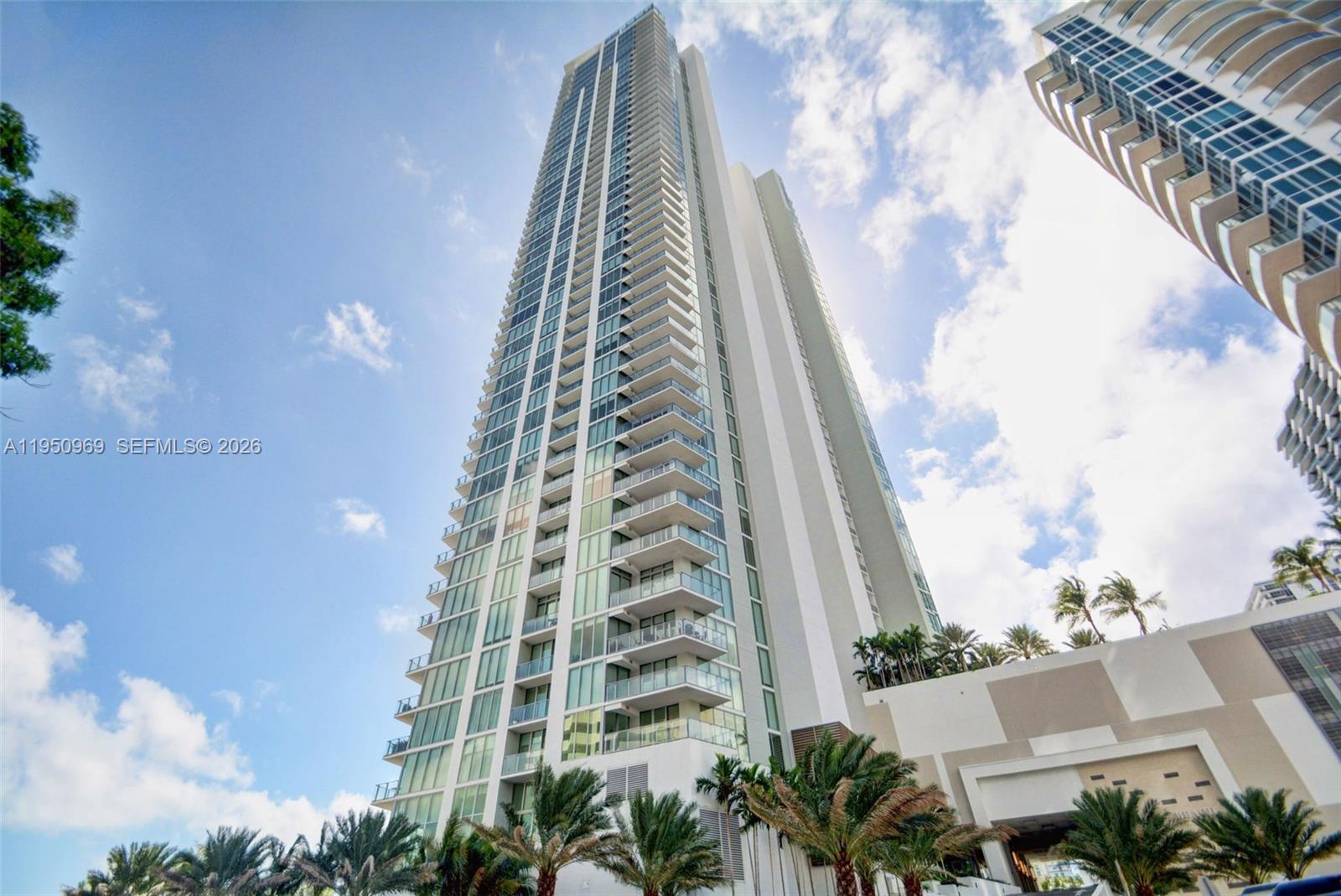 Modern Luxury and Bayfront Living at Biscayne Beach!
Experience Miami living at its finest in this elegant 1-bedroom + den, 2-bath residence featuring floor-to-ceiling windows that fill the home with natural light and panoramic bay and city views. Private elevator and foyer entrance. You'll find custom flooring, built-in closets, and a sleek open kitchen equipped with Miele appliances and designer finishes. The spacious primary suite offers a spa-like bath with double vanity, soaking tub, and separate glass shower, perfect for unwinding.
Enjoy first-class resort-style amenities including two pools, a bayfront beach club with cabanas, tennis and sand volleyball courts, state-of-the-art fitness center and spa, dog park, co-working lounge, concierge, valet, and more.
Ideally located in the heart of Edgewater.Discover the perfect blend of luxury, location, and lifestyle. There are no current special assessments, building can be financed with 25% downpayment.