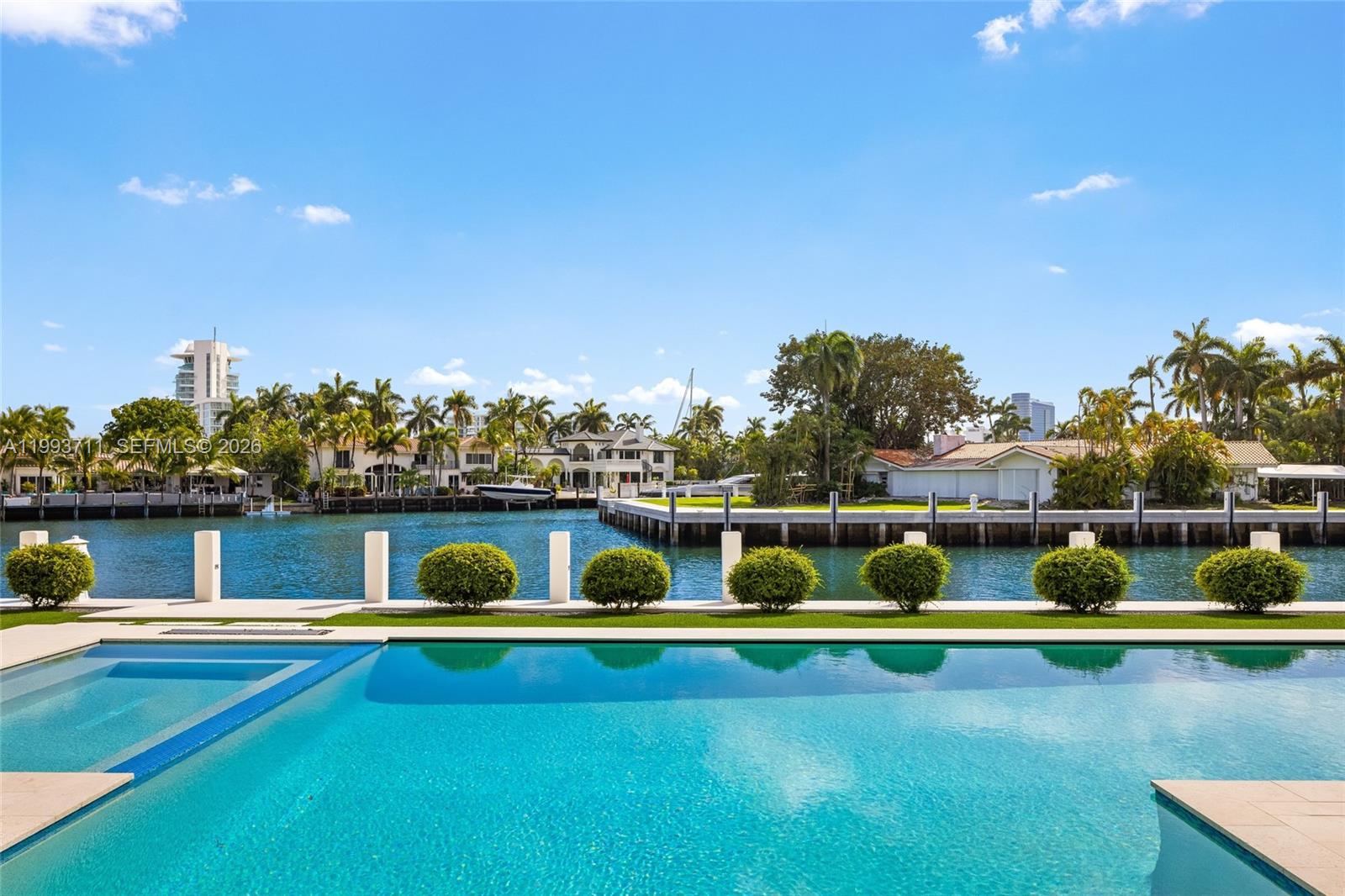 DEL LAGO ISLE - Residential