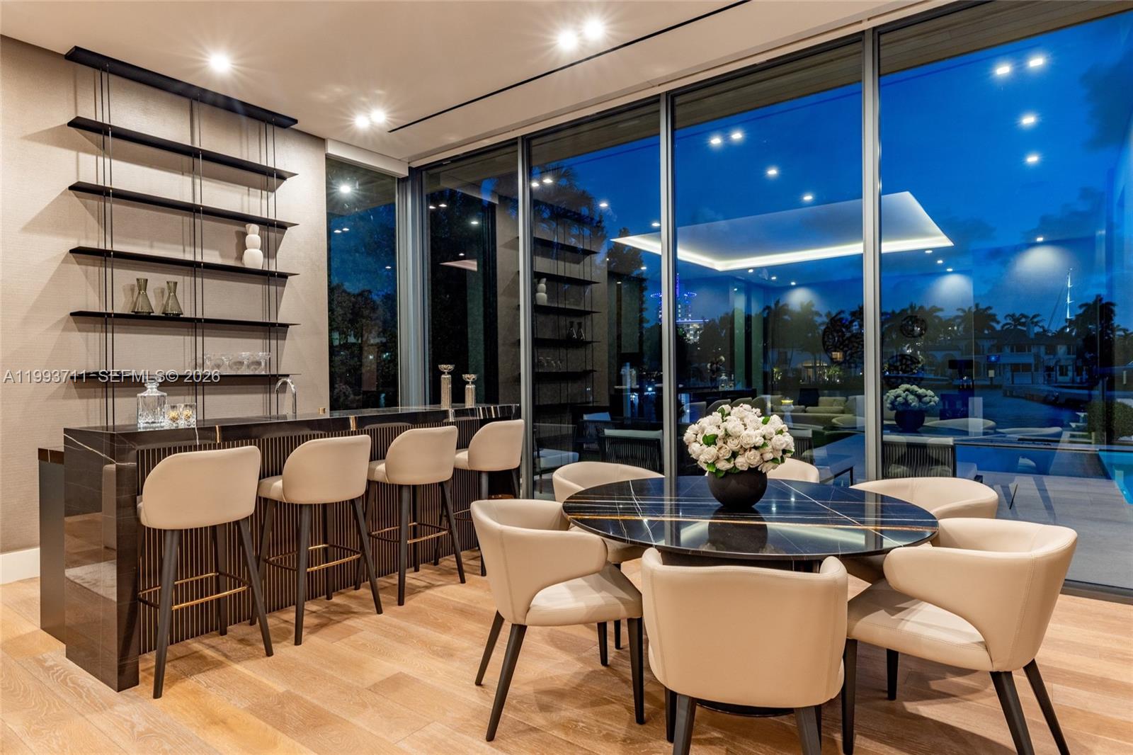 DEL LAGO ISLE - Residential