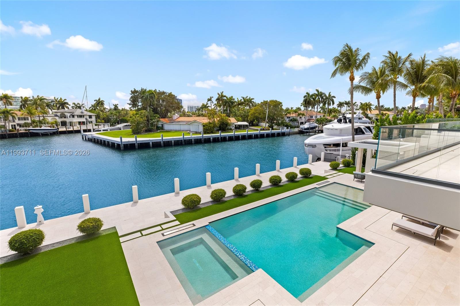 DEL LAGO ISLE - Residential