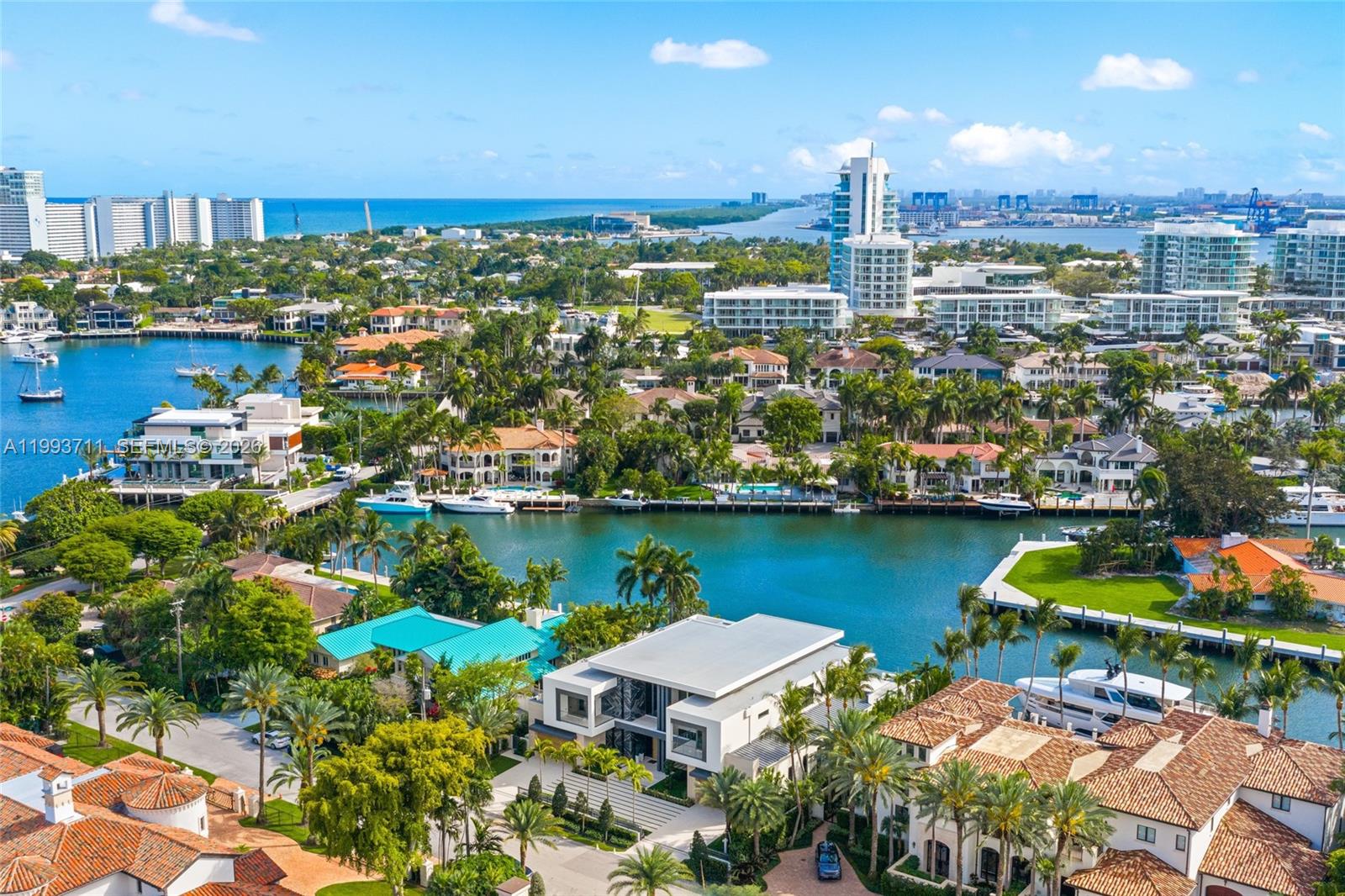 DEL LAGO ISLE - Residential