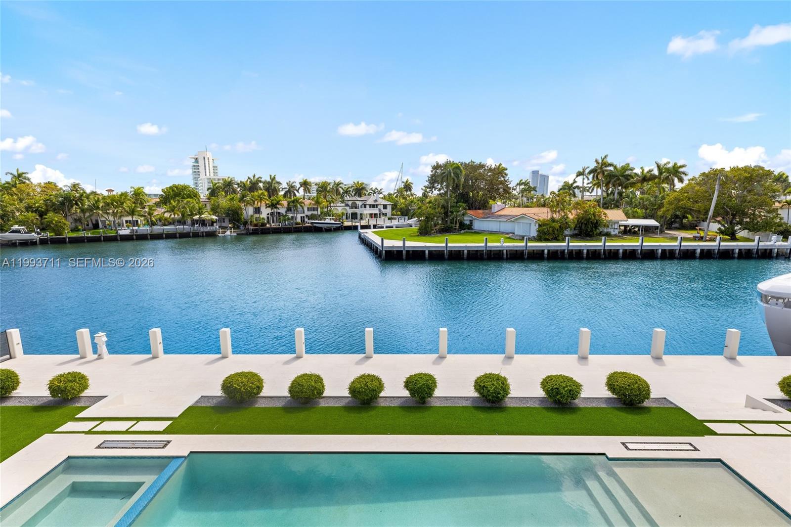 DEL LAGO ISLE - Residential