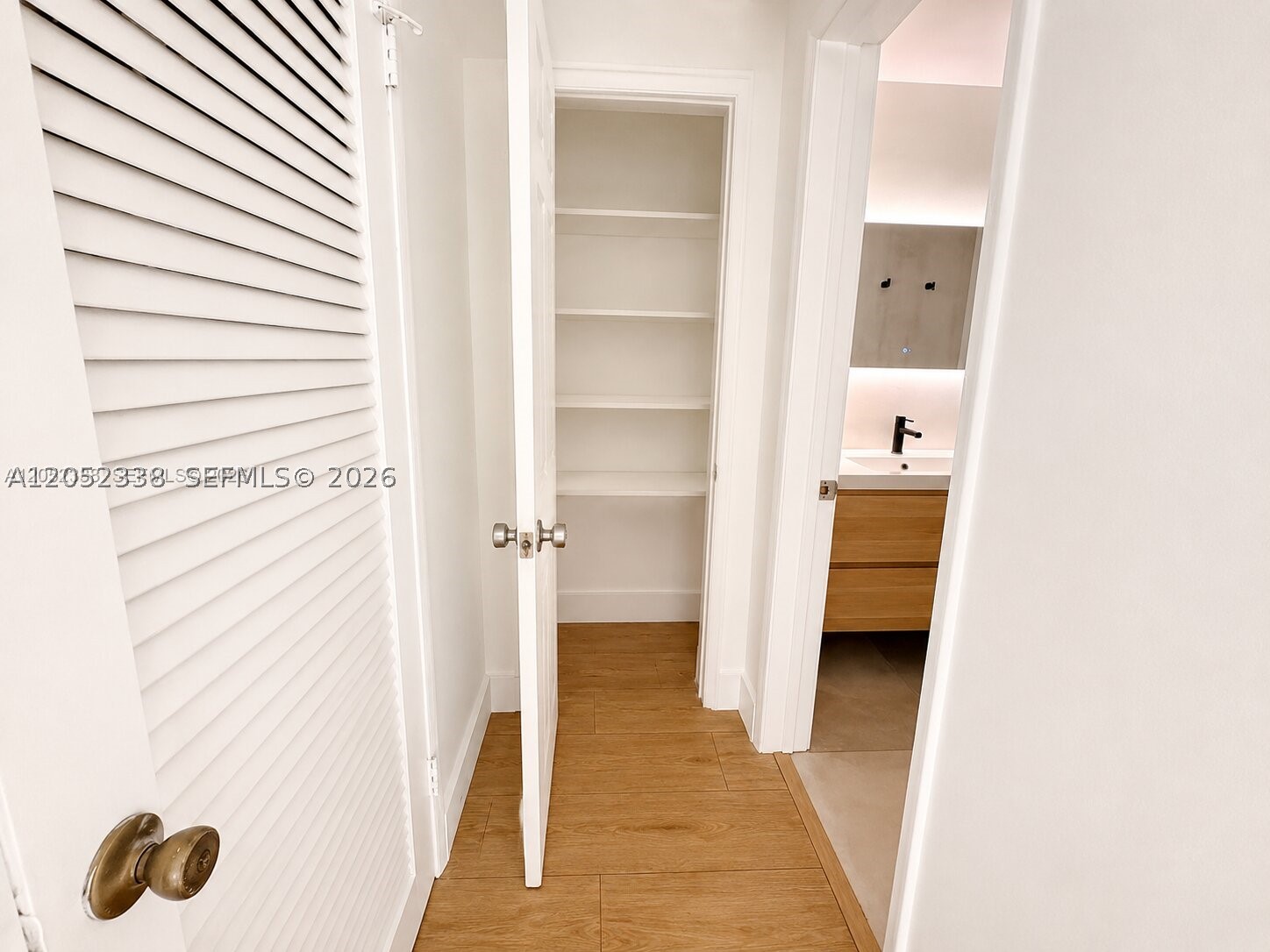 LIDO BAY MANOR - Residential Lease